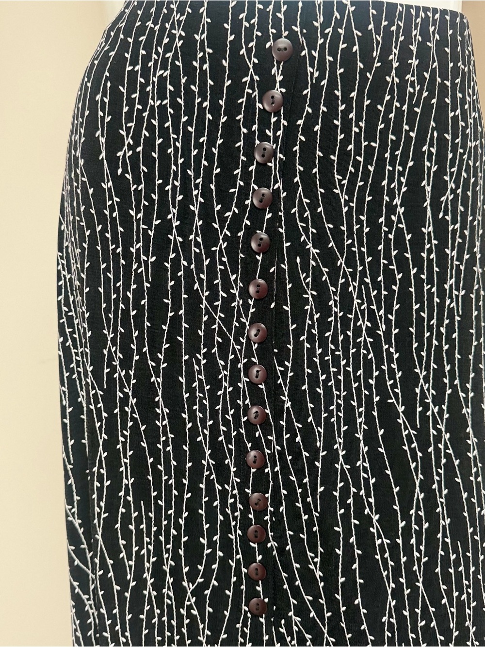 Vintage ES•SE USA Maxi Skirt Medium Black Vine Floral Print Front Button Slit - Picture 3 of 11